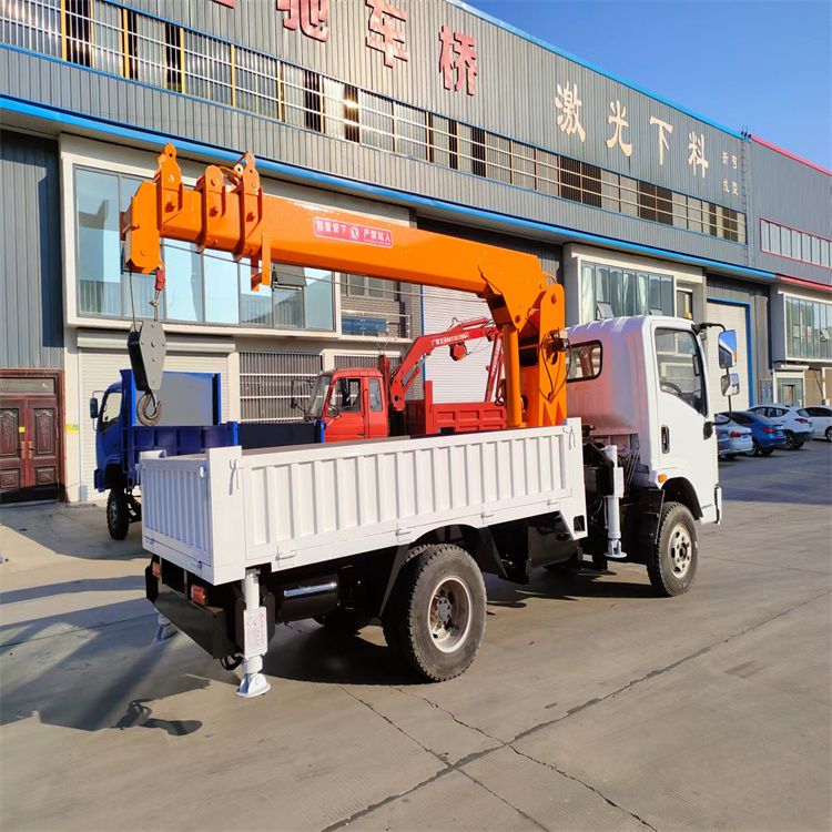 长治乡三轮随车吊定制 农用改装机自备吊中瑞长期出售